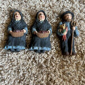 Lot 3 June McKenna Amish people ornaments